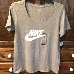 Women’s Nike Athletic Cut Gray T Shirt Sz M NWT